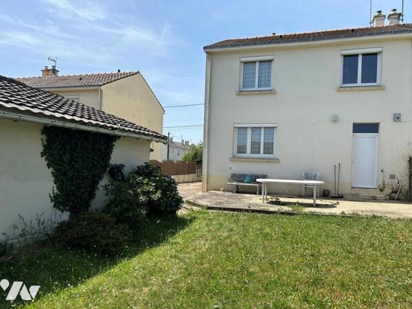 COUERON - LA CHABOSSIERE Maison construite en 1971 sur un terrain de 345 m²