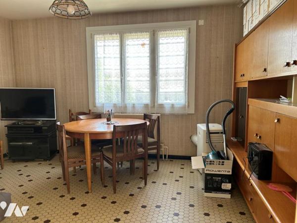 COUERON - LA CHABOSSIERE Maison construite en 1971 sur un terrain de 345 m²