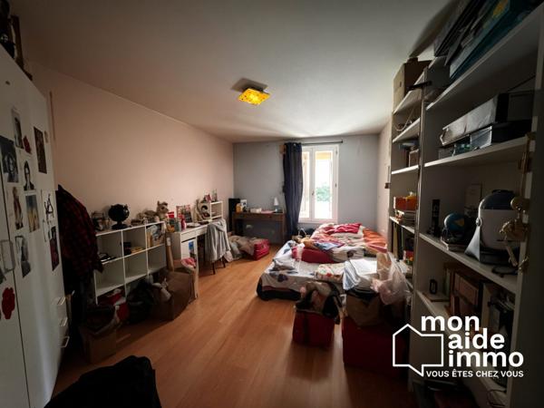 Maison plain pied 4 chambres double garage + piscine