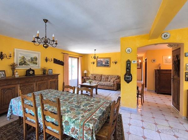 Maison à MONDREPUIS (02500)