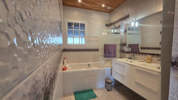 Coup de Coeur Assuré à Commequiers : Maison Familiale avec Grand Jardin Arboré !