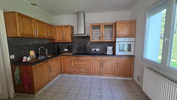 Coup de Coeur Assuré à Commequiers : Maison Familiale avec Grand Jardin Arboré !