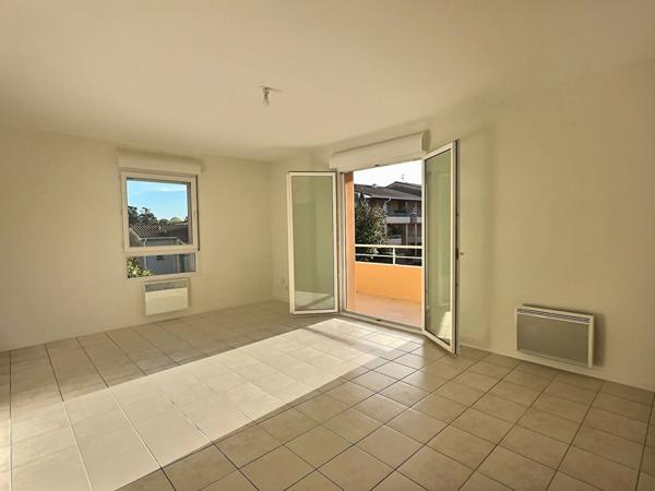 APPARTEMENT T3 - BALCON ET PARKING