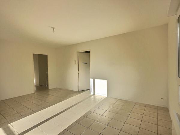 APPARTEMENT T3 - BALCON ET PARKING