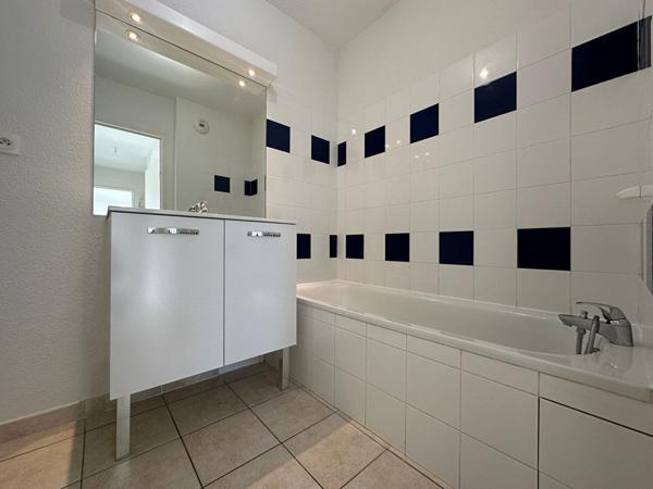 APPARTEMENT T3 - BALCON ET PARKING