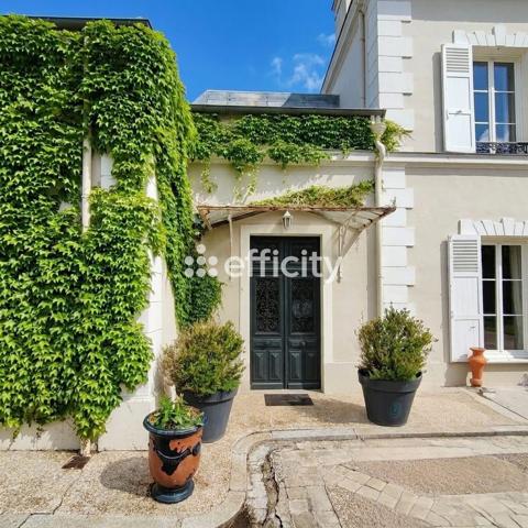 Maison
         10 pièces
        - 258 m² Bien prestige 1 245 000 € *
