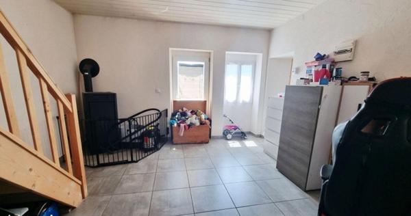 Jolie maison avec 6 chambres et joli extérieur