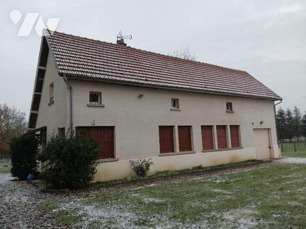 A VENDRE à proximité de la commune de CHAOURCE - Lieudit LA FEULIE, Une maison à usage d'habita...