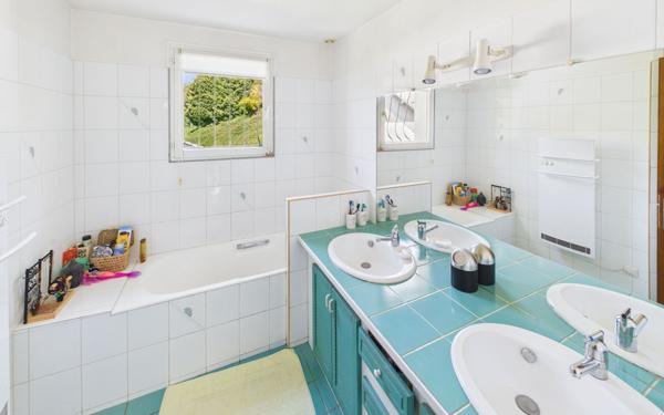 Maison à vendre    4 pièces • 102,30 m2 Voglans