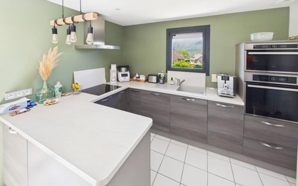 Maison à vendre    4 pièces • 102,30 m2 Voglans