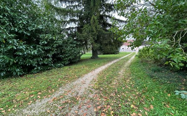 Terrain à vendre    Binges