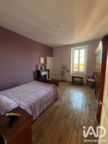 Maison à vendre 11 pièces 327 m² Bourges