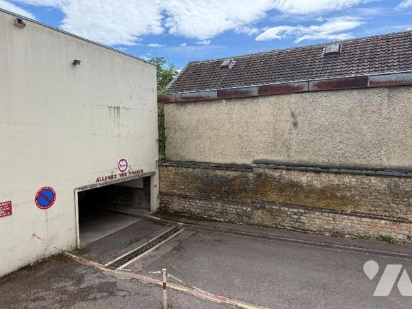 Garage à vendre à Troyes (10000) - Aube (10)

Garage fermé situé au sein d'une copropriété sé...