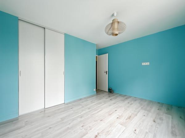 Bures-sur-Yvette (91440) Maison individuelle en bordure de forêt