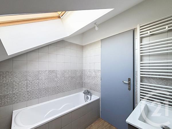 Maison à vendre  5 pièces - 93,35 m 2   RUELLE SUR TOUVRE  - 16