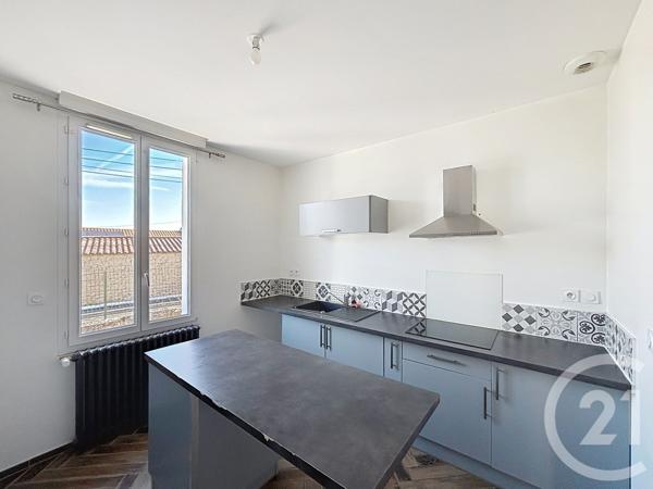 Maison à vendre  5 pièces - 93,35 m 2   RUELLE SUR TOUVRE  - 16