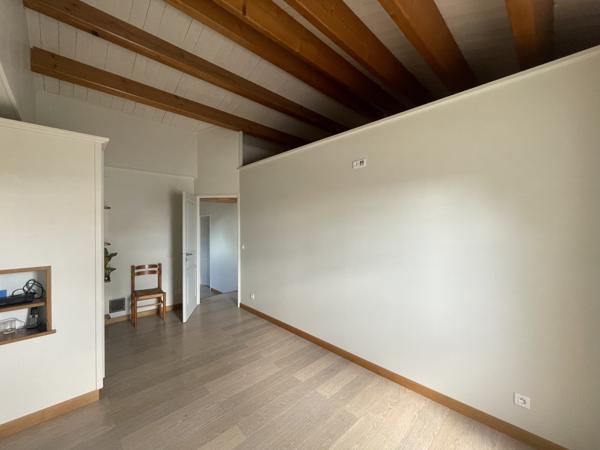 Maison  6 pièce(s)  3 chambre(s)  160 m²