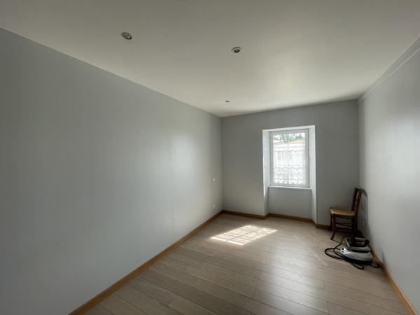 Maison  6 pièce(s)  3 chambre(s)  160 m²