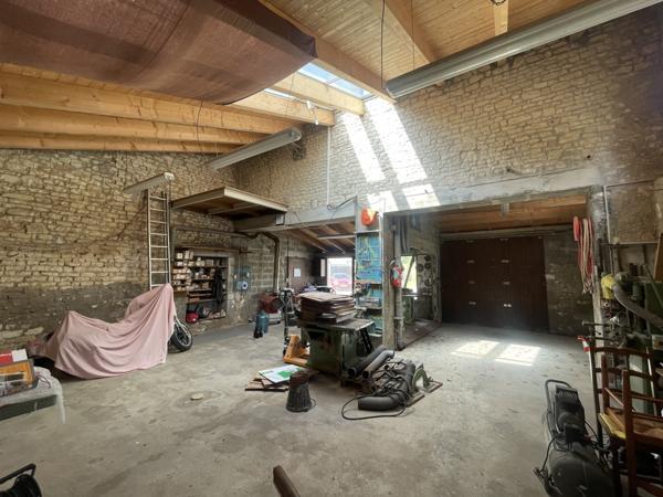 Maison  6 pièce(s)  3 chambre(s)  160 m²