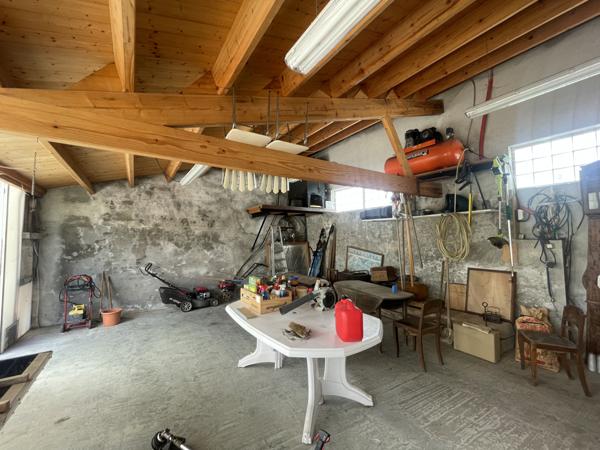 Maison  6 pièce(s)  3 chambre(s)  160 m²