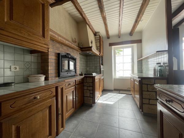 Maison  6 pièce(s)  3 chambre(s)  160 m²