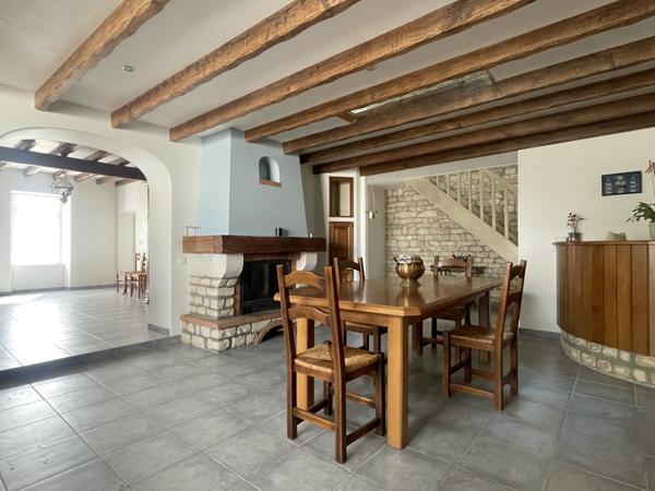 Maison  6 pièce(s)  3 chambre(s)  160 m²