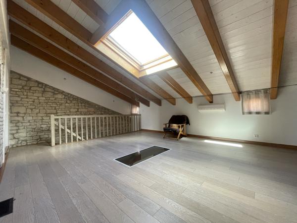 Maison  6 pièce(s)  3 chambre(s)  160 m²