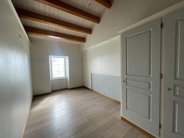 Maison  6 pièce(s)  3 chambre(s)  160 m²