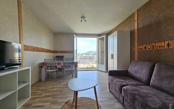 Appartement à vendre    3 pièces • 53 m2 Saint-Étienne