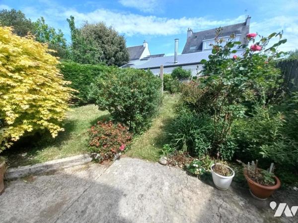 QUARTIER KREISKER - Maison de ville des années 50 avec jardin et garage