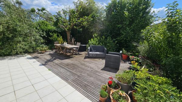 Charmant pavillon de 122m² + 1 appartement de 25m² + un sous sol total