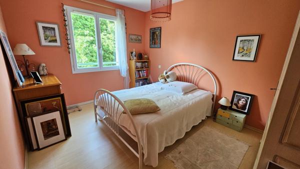 Charmant pavillon de 122m² + 1 appartement de 25m² + un sous sol total