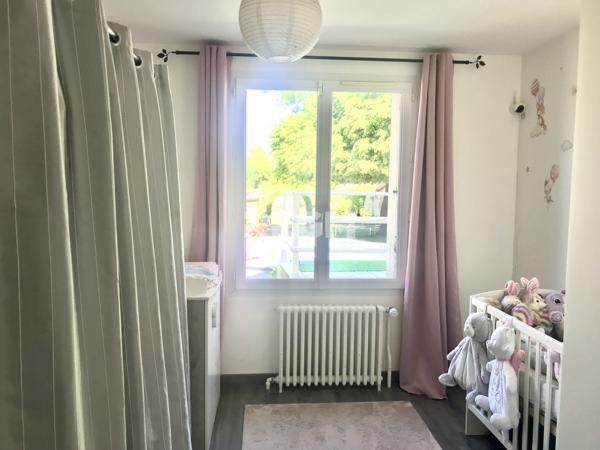 Perthes (77930) Maison de PLAIN-PIED + sous-sol total + dépendances sur beau terrain clos