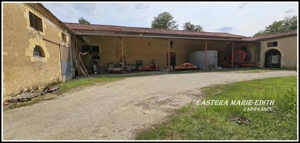 Dpt Gers (32), à vendre proche de AUCH   Bâtiment 860 M² à rénover