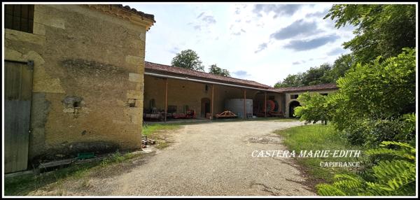 Dpt Gers (32), à vendre proche de AUCH   Bâtiment 860 M² à rénover