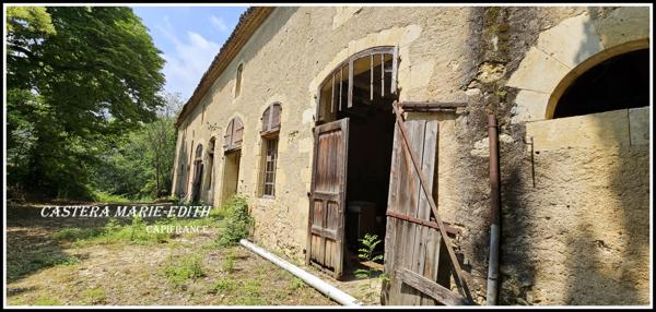 Dpt Gers (32), à vendre proche de AUCH   Bâtiment 860 M² à rénover
