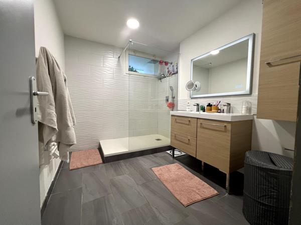 Appartement T4 entièrement  Rénové Marignane