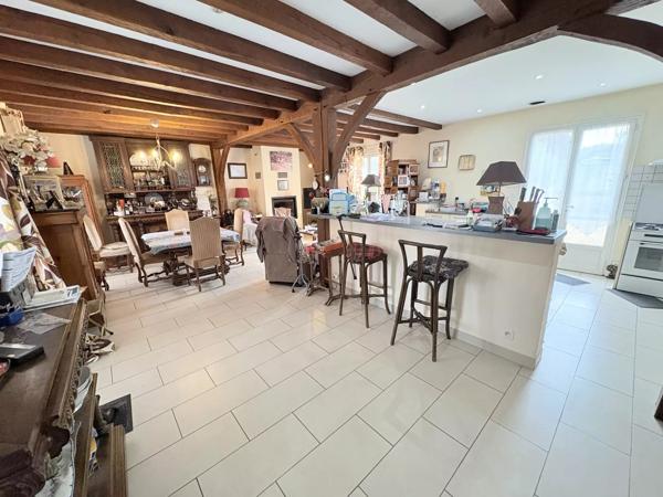 PRIGONRIEUX : Maison traditionnelle avec annexe, 7 pièces de 169m²