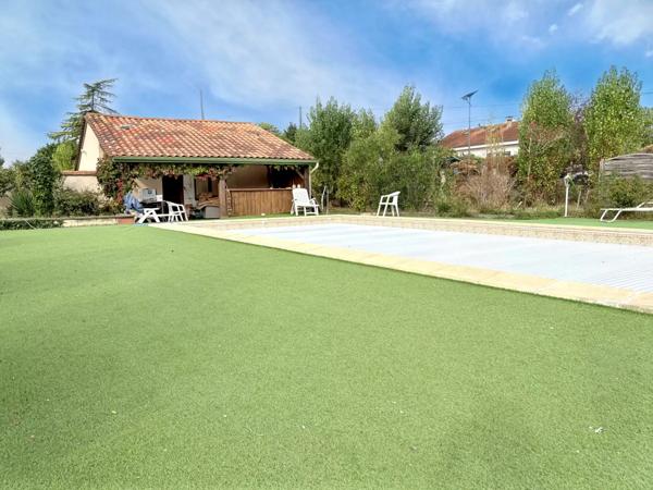 PRIGONRIEUX : Maison traditionnelle avec annexe, 7 pièces de 169m²