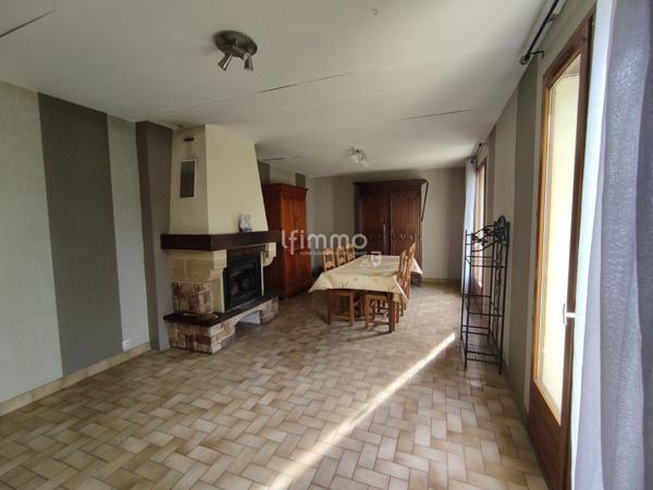 Charmant pavillon sur sous-sol, dans un environnement paisible