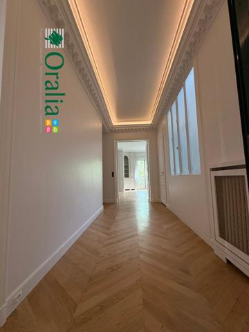 Appartement · Location Paris (75007) 6 pièces · 180m²