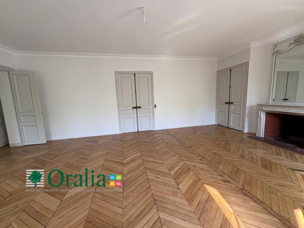 Appartement · Location Paris (75007) 6 pièces · 180m²