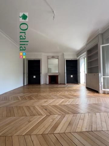 Appartement · Location Paris (75007) 6 pièces · 180m²