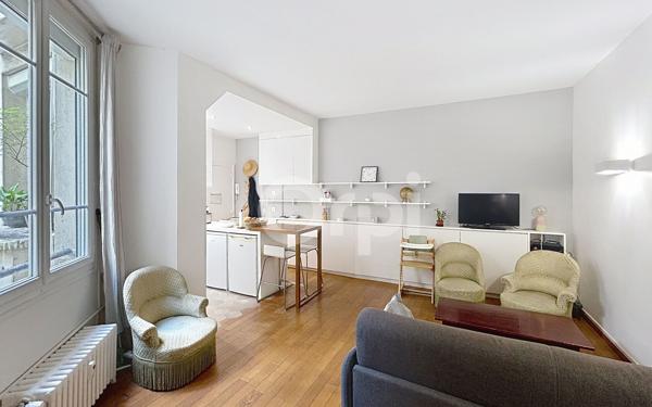 Appartement à vendre    3 pièces • 52 m2 Paris 15