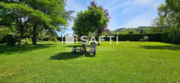 Maison en pierre rénovée, Dépendances, Parc arboré