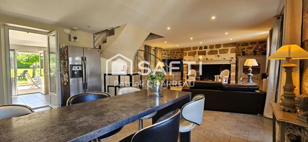 Maison en pierre rénovée, Dépendances, Parc arboré