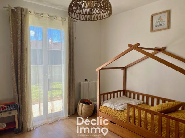 Vente maison contemporaine Sadirac, 105m² 6 pièces 354 000€ avec piscine