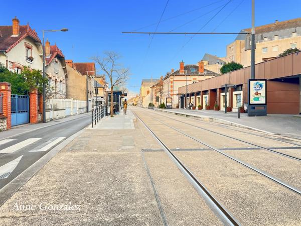 ORLEANS quartier Madeleine, dans petite copropriété à vendre bel appartement T3 avec terrasse de 36 m2
