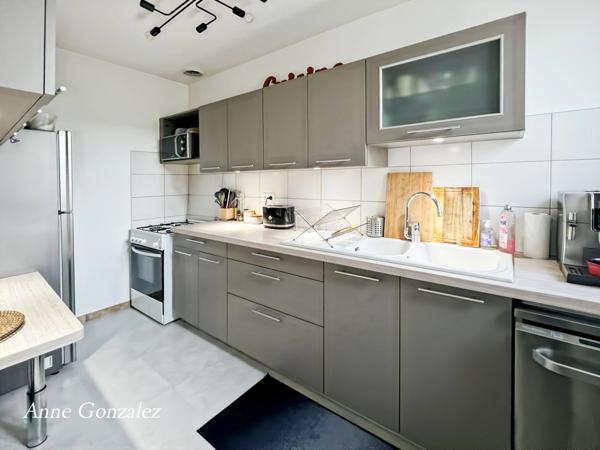 ORLEANS quartier Madeleine, dans petite copropriété à vendre bel appartement T3 avec terrasse de 36 m2