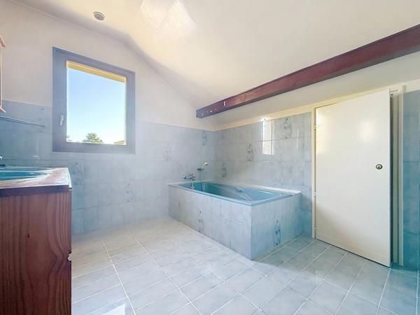 Maison à vendre 6 pièces SAINT GENIS POUILLY (01)